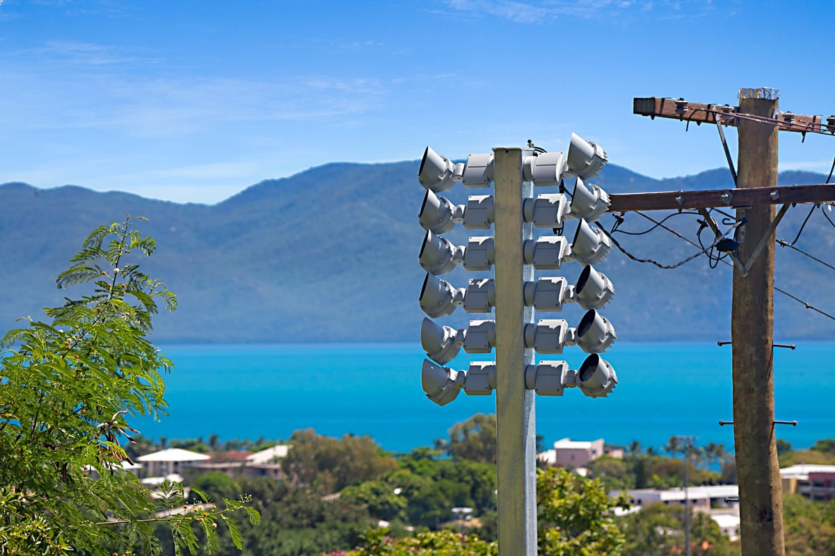 Raylinc Castle Hill 01